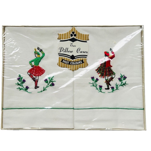 Vintage Pillowcase Set Boxed Embroidered Highland Dancers Standard New Red Green - Picture 1 of 9